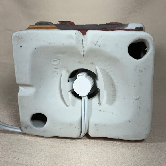 Porcelain Lighted Hay Barn - Picture 5 of 13